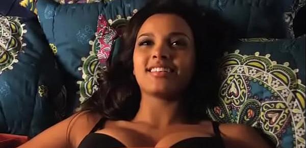  Jessica Lucas in Friends With Benefits